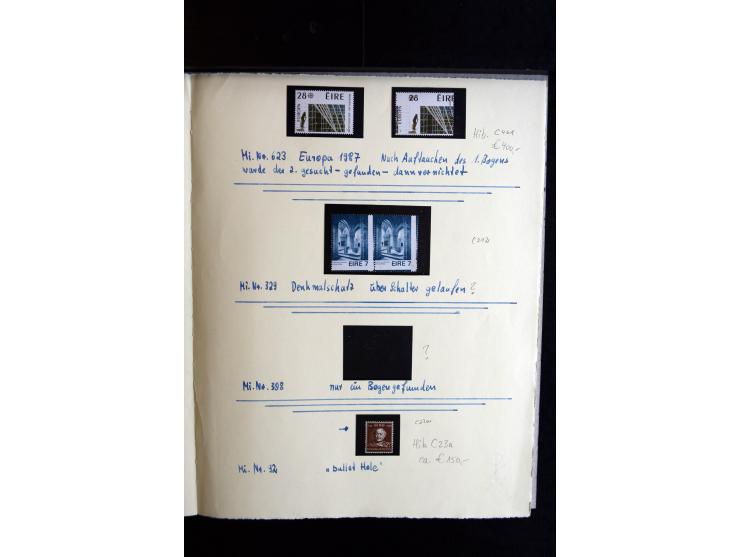 1922/1992, kleine Sammlung "Abarten und Besonderheiten" auf Albenblättern, dabei Marken aus der Makulatur mit dekorativen Aba
