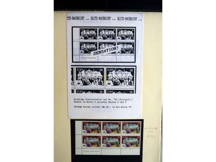 1922/1992, kleine Sammlung "Abarten und Besonderheiten" auf Albenblättern, dabei Marken aus der Makulatur mit dekorativen Aba
