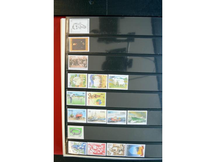 1922/98, am Anfang meist ungebrauchte und gestempelte Sammlung in 3 Alben, über weite Strecken kpl. mit u.a. Mi.-Nr. 9-11 II,