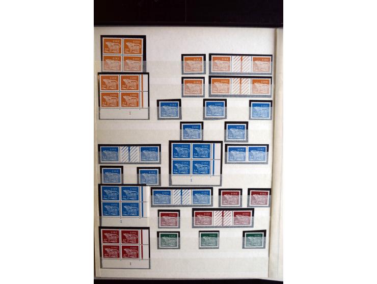 1968/69, Collection of definitives specialised by gum and papers, single stamps complete, gutter pairs complete incl. the rar