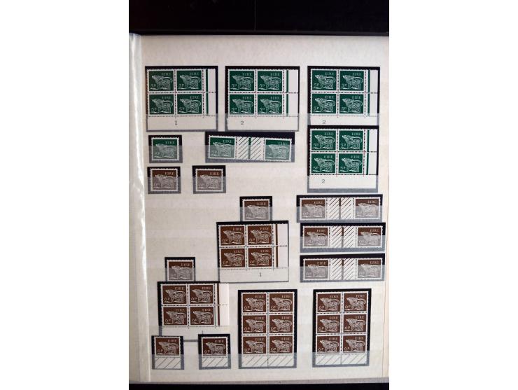1968/69, Collection of definitives specialised by gum and papers, single stamps complete, gutter pairs complete incl. the rar