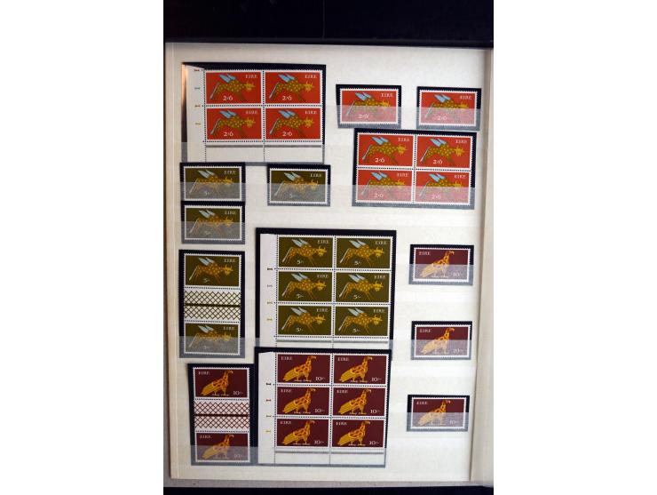 1968/69, Collection of definitives specialised by gum and papers, single stamps complete, gutter pairs complete incl. the rar