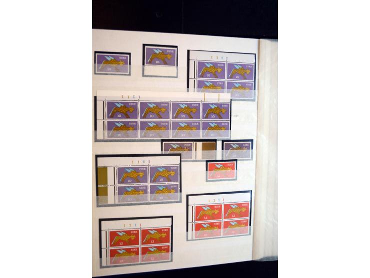 1982/90, Specialised collection of Architecture definitives, apparently complete gum and paper types, single stamps, gutter p