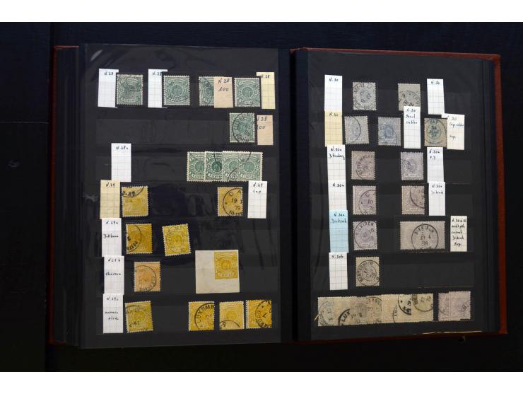 1859/80, gestempelte Partie in 2 Steckbüchern, dabei stumme und farbige Stempel, einige Paare, etc.