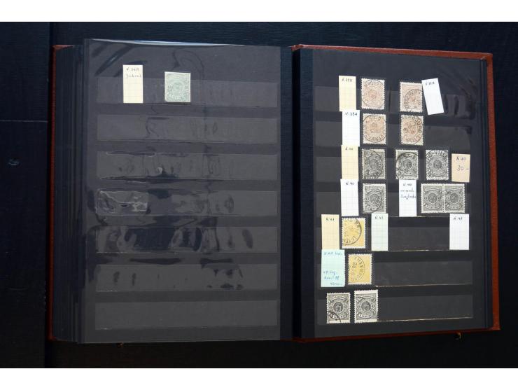 1859/80, gestempelte Partie in 2 Steckbüchern, dabei stumme und farbige Stempel, einige Paare, etc.
