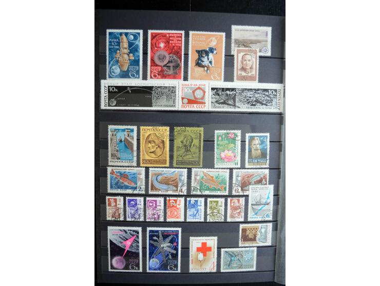 1858/1958, überwiegend gestempelte reichhaltige Sammlung mit guten Werten und Sätzen im Schaubek-Album und Einsteckbuch