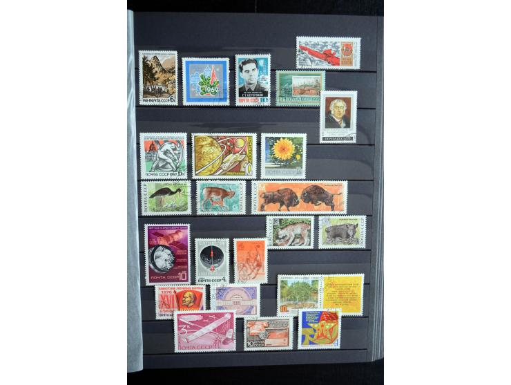 1858/1958, überwiegend gestempelte reichhaltige Sammlung mit guten Werten und Sätzen im Schaubek-Album und Einsteckbuch