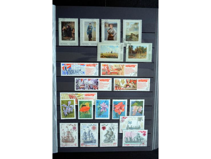 1858/1958, überwiegend gestempelte reichhaltige Sammlung mit guten Werten und Sätzen im Schaubek-Album und Einsteckbuch
