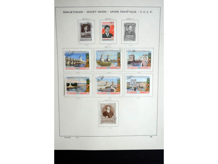 1858/1958, überwiegend gestempelte reichhaltige Sammlung mit guten Werten und Sätzen im Schaubek-Album und Einsteckbuch