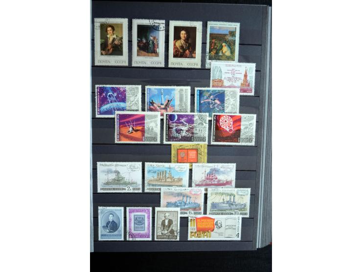1858/1958, überwiegend gestempelte reichhaltige Sammlung mit guten Werten und Sätzen im Schaubek-Album und Einsteckbuch