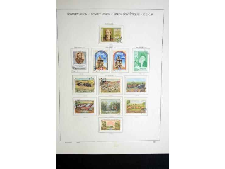1858/1958, überwiegend gestempelte reichhaltige Sammlung mit guten Werten und Sätzen im Schaubek-Album und Einsteckbuch