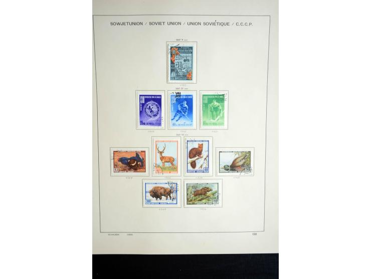 1858/1958, überwiegend gestempelte reichhaltige Sammlung mit guten Werten und Sätzen im Schaubek-Album und Einsteckbuch