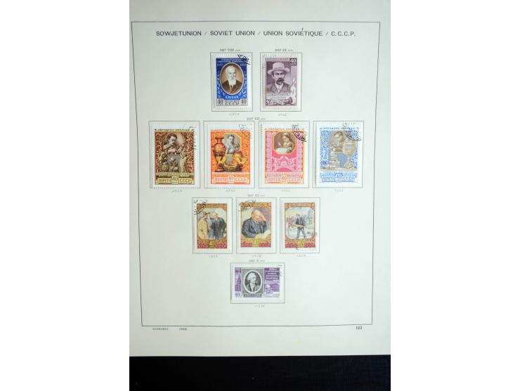 1858/1958, überwiegend gestempelte reichhaltige Sammlung mit guten Werten und Sätzen im Schaubek-Album und Einsteckbuch