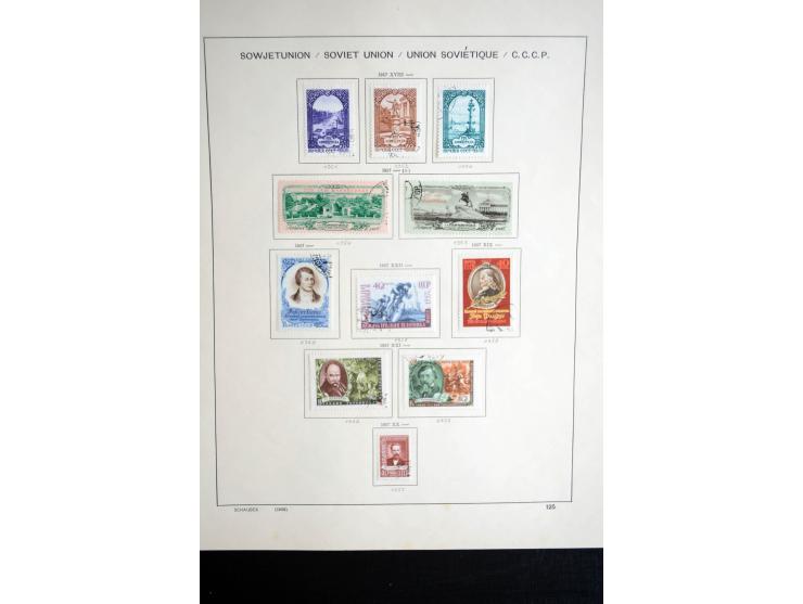 1858/1958, überwiegend gestempelte reichhaltige Sammlung mit guten Werten und Sätzen im Schaubek-Album und Einsteckbuch