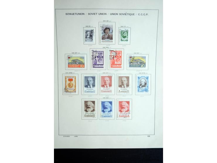 1858/1958, überwiegend gestempelte reichhaltige Sammlung mit guten Werten und Sätzen im Schaubek-Album und Einsteckbuch
