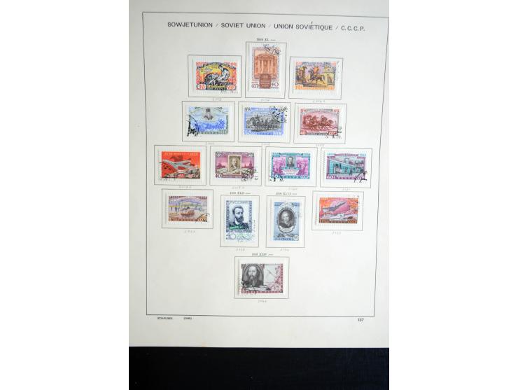 1858/1958, überwiegend gestempelte reichhaltige Sammlung mit guten Werten und Sätzen im Schaubek-Album und Einsteckbuch