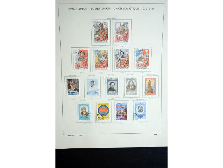 1858/1958, überwiegend gestempelte reichhaltige Sammlung mit guten Werten und Sätzen im Schaubek-Album und Einsteckbuch