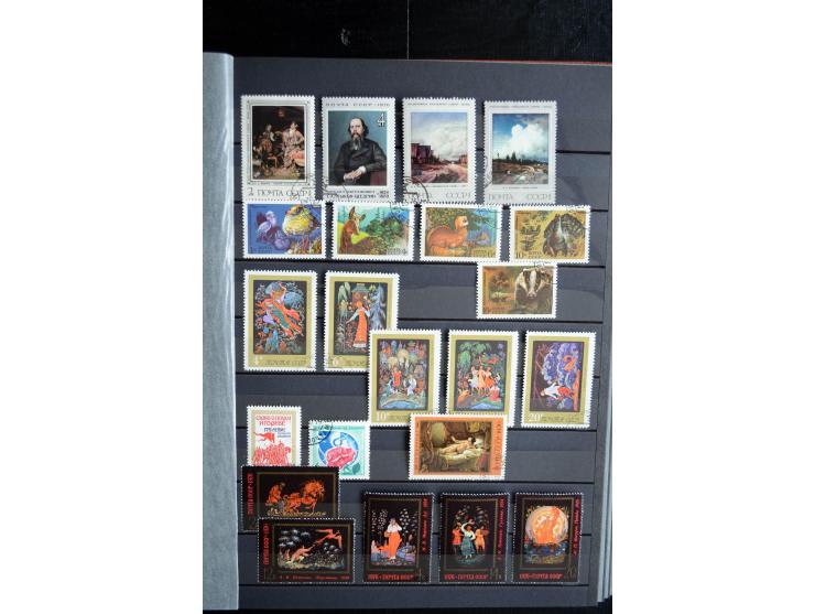 1858/1958, überwiegend gestempelte reichhaltige Sammlung mit guten Werten und Sätzen im Schaubek-Album und Einsteckbuch