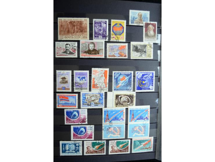 1858/1958, überwiegend gestempelte reichhaltige Sammlung mit guten Werten und Sätzen im Schaubek-Album und Einsteckbuch