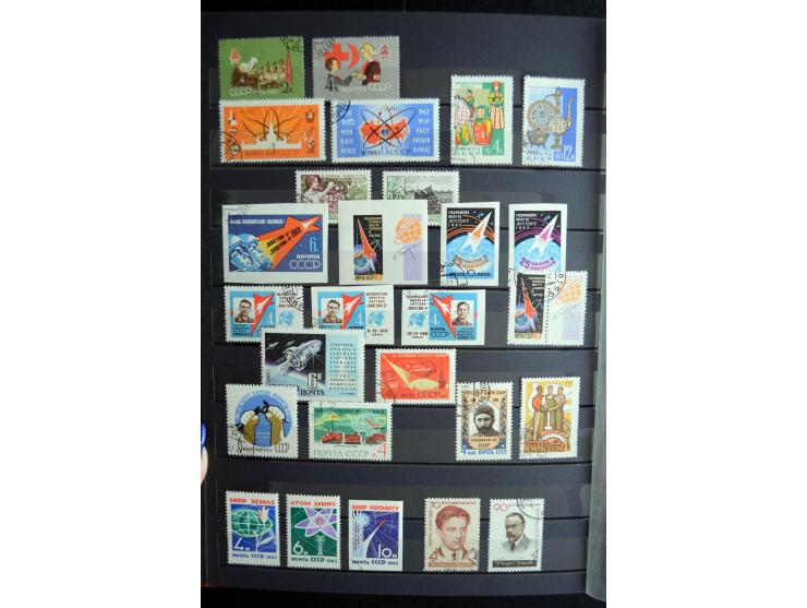1858/1958, überwiegend gestempelte reichhaltige Sammlung mit guten Werten und Sätzen im Schaubek-Album und Einsteckbuch