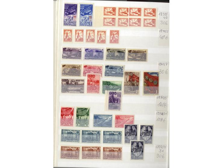 1923/49, sehr schöne postfrische Sammlung mit vielen besseern Werten, dabei u.a. Mi.-Nr. 305C, 410-11A, 476-79, 596-98, Block