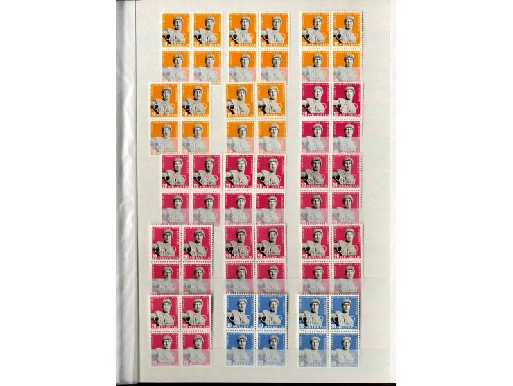 1881/1960 (ca.), postfrische Partie 4er-Blocks im steckbuch, dabei u.a. Mi.-Nr. 142, 194-97z, 301yI, 328-30v und w sowie Pax 