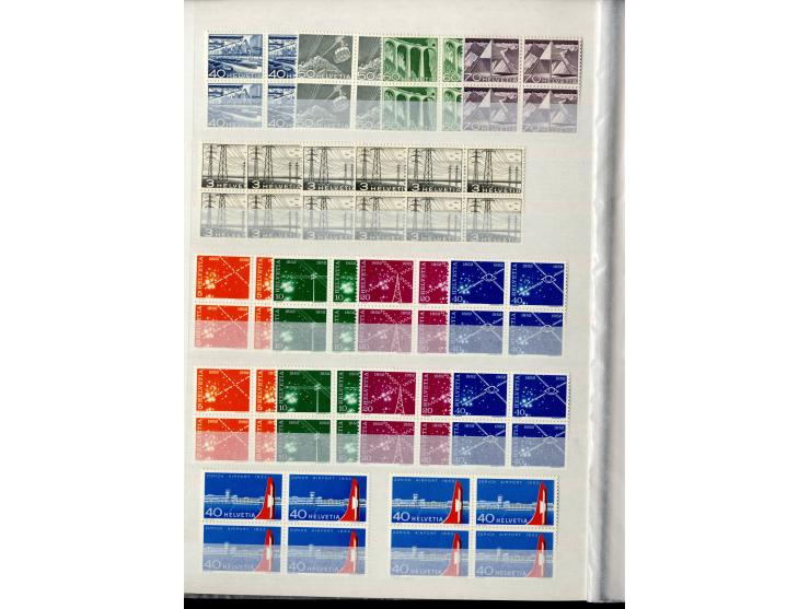 1881/1960 (ca.), postfrische Partie 4er-Blocks im steckbuch, dabei u.a. Mi.-Nr. 142, 194-97z, 301yI, 328-30v und w sowie Pax 
