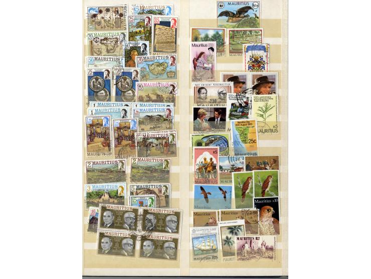 1858/1988 (ca.), postfrische, ungebrauchte und gestempelte Partie im Steckbuch, dabei diverse bessere Werte, ex Sammlung "Fra