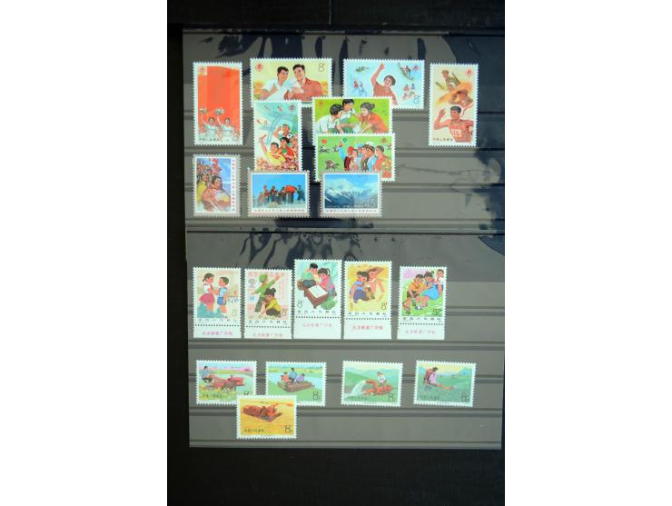 1966/78, sehr schöne postfrische Sammlung mit vielen besseren Ausgaben dabei u.a. Mi.-Nr. 947, 948-51, 952-54, 955-57, 958-63