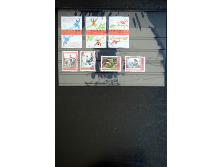 1966/78, sehr schöne postfrische Sammlung mit vielen besseren Ausgaben dabei u.a. Mi.-Nr. 947, 948-51, 952-54, 955-57, 958-63