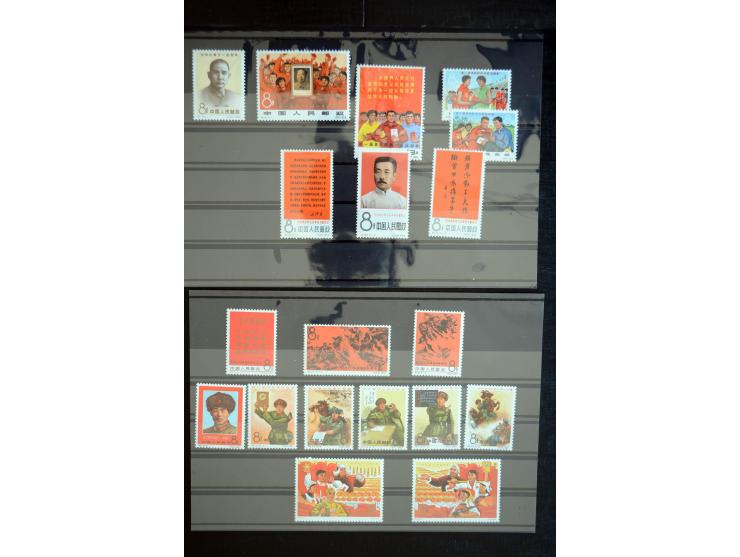 1966/78, sehr schöne postfrische Sammlung mit vielen besseren Ausgaben dabei u.a. Mi.-Nr. 947, 948-51, 952-54, 955-57, 958-63