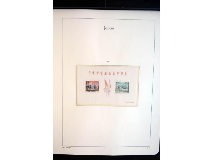 1945/89, doppelt, postfrisch und gestempelte zusammengetragene Sammlung in 4 Leuchtturm-Klemmbindern, dabei alle Sondermarken