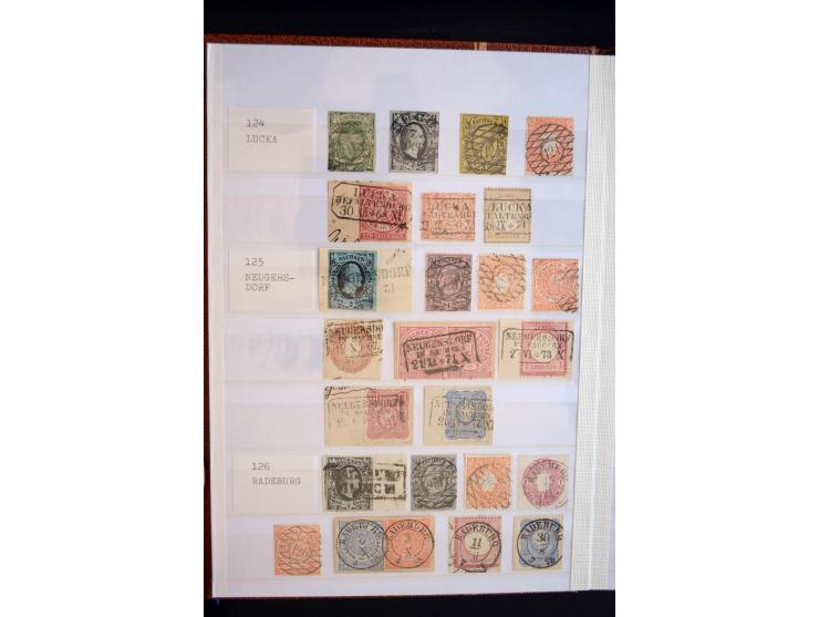 NUMMERN- UND ORTSSTEMPEL: Sehr schöne Sammlung mit ingesamt ca. 1700 Marken und Briefstücken in 7 kleinen Steckbüchern; gesam