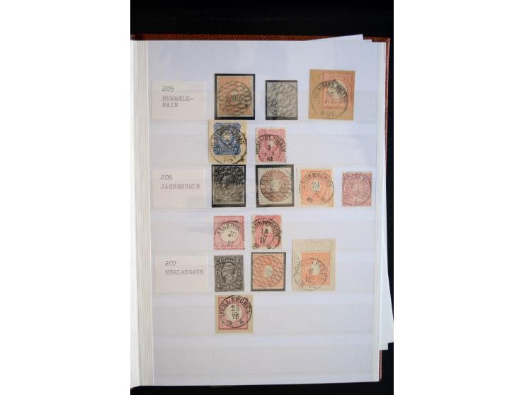 NUMMERN- UND ORTSSTEMPEL: Sehr schöne Sammlung mit ingesamt ca. 1700 Marken und Briefstücken in 7 kleinen Steckbüchern; gesam