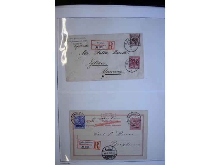 1897/1915, interessante Sammlung mit ca. 55 Briefen, Karten und Ganzsachen ab Vorläufer-Ausgaben, dabei R-Sendungen, Feldpost