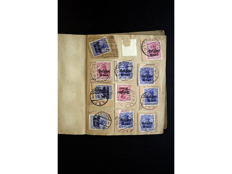 STEMPEL: Sehr interessante Partie mit meist Briefstücken in zwei alten Auswahlheften mit über 250 verschiedenen Stempeln