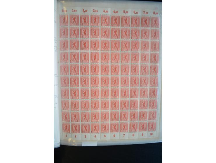 1945, umfangreicher Bogen-Posten mit ca. 650 Stück in unterschiedlichen Mengen von ca. 60 bis 140 Stück, dabei verschiedene P