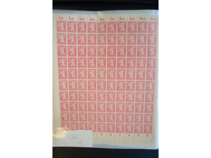 1945, umfangreicher Bogen-Posten mit ca. 650 Stück in unterschiedlichen Mengen von ca. 60 bis 140 Stück, dabei verschiedene P