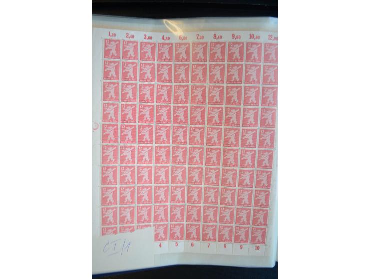 1945, umfangreicher Bogen-Posten mit ca. 650 Stück in unterschiedlichen Mengen von ca. 60 bis 140 Stück, dabei verschiedene P