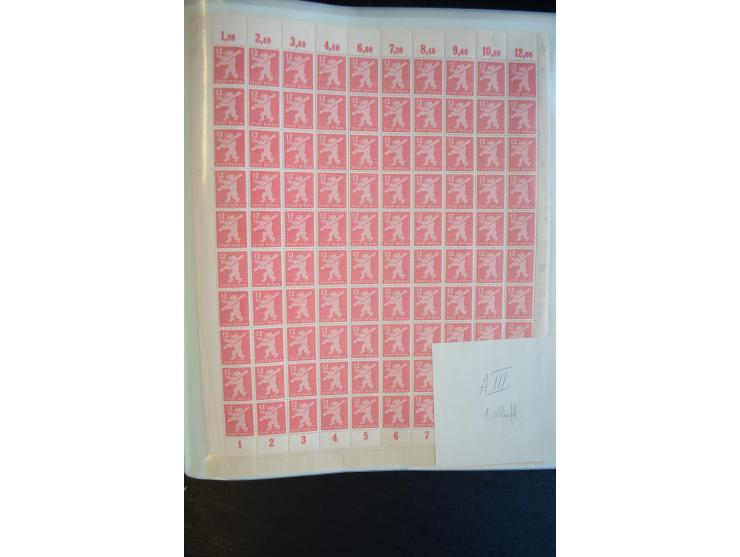 1945, umfangreicher Bogen-Posten mit ca. 650 Stück in unterschiedlichen Mengen von ca. 60 bis 140 Stück, dabei verschiedene P
