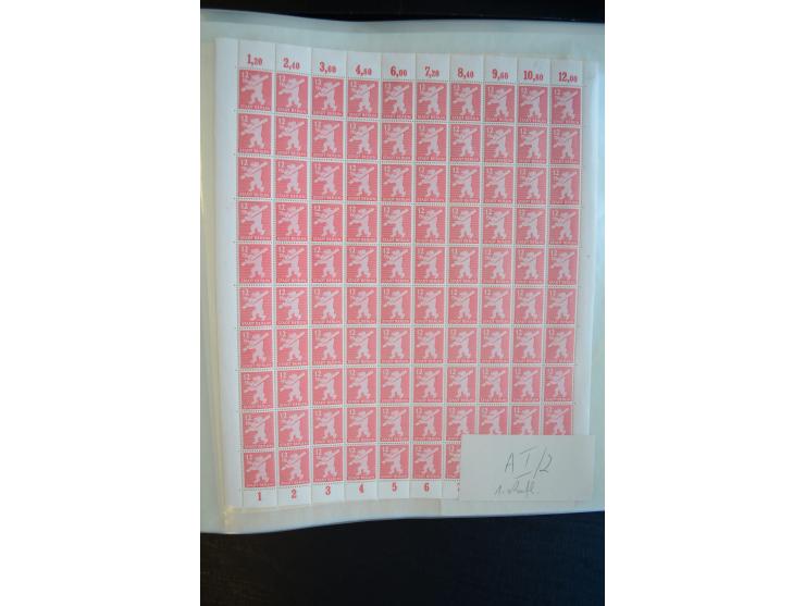 1945, umfangreicher Bogen-Posten mit ca. 650 Stück in unterschiedlichen Mengen von ca. 60 bis 140 Stück, dabei verschiedene P