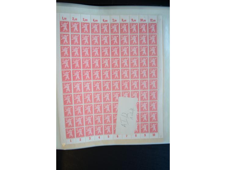 1945, umfangreicher Bogen-Posten mit ca. 650 Stück in unterschiedlichen Mengen von ca. 60 bis 140 Stück, dabei verschiedene P