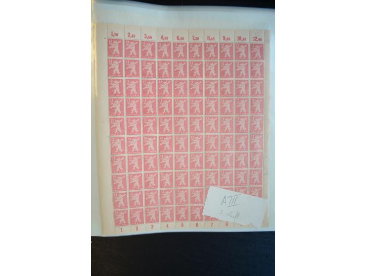 1945, umfangreicher Bogen-Posten mit ca. 650 Stück in unterschiedlichen Mengen von ca. 60 bis 140 Stück, dabei verschiedene P