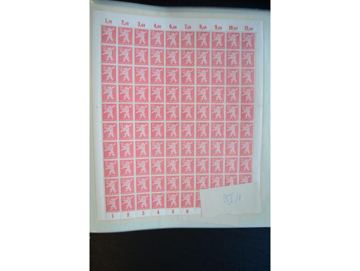 1945, umfangreicher Bogen-Posten mit ca. 650 Stück in unterschiedlichen Mengen von ca. 60 bis 140 Stück, dabei verschiedene P