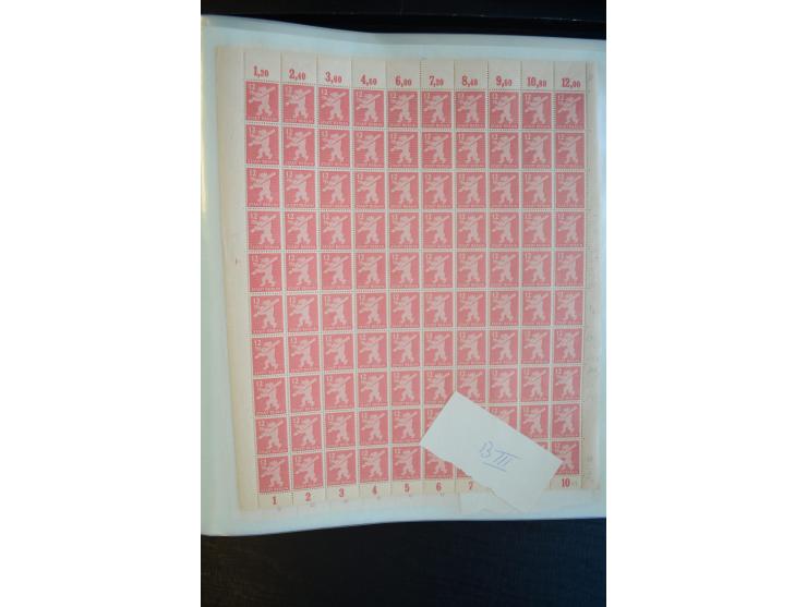 1945, umfangreicher Bogen-Posten mit ca. 650 Stück in unterschiedlichen Mengen von ca. 60 bis 140 Stück, dabei verschiedene P