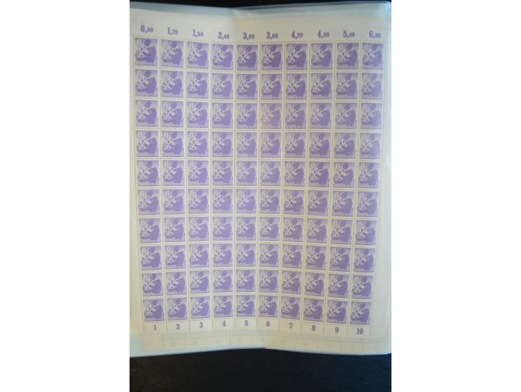 1945, umfangreicher Bogen-Posten mit ca. 650 Stück in unterschiedlichen Mengen von ca. 60 bis 140 Stück, dabei verschiedene P