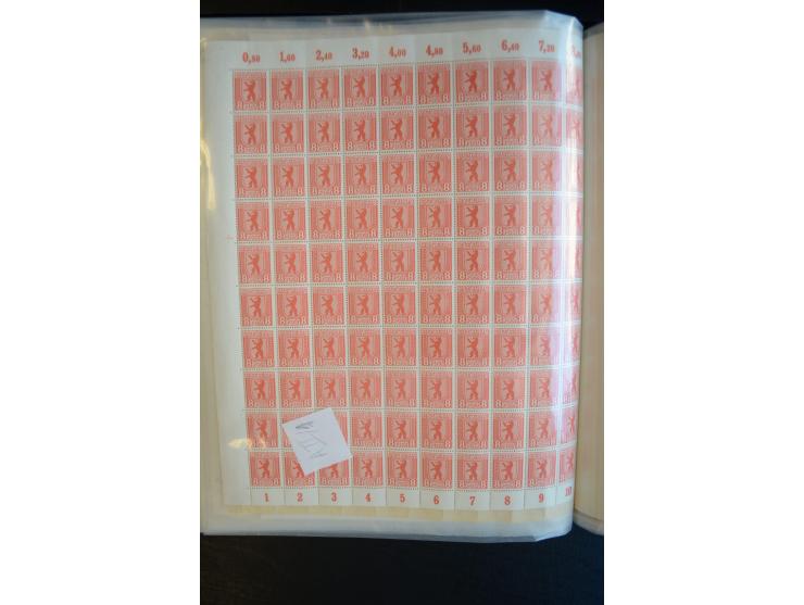 1945, umfangreicher Bogen-Posten mit ca. 650 Stück in unterschiedlichen Mengen von ca. 60 bis 140 Stück, dabei verschiedene P