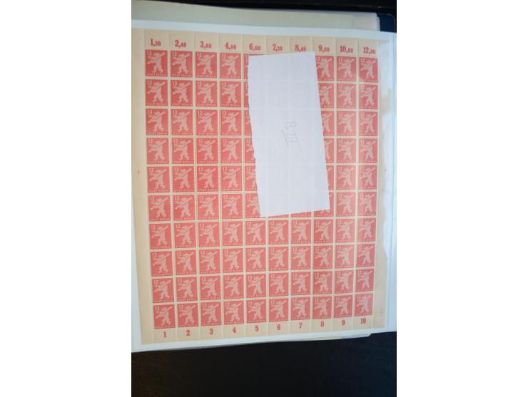 1945, umfangreicher Bogen-Posten mit ca. 650 Stück in unterschiedlichen Mengen von ca. 60 bis 140 Stück, dabei verschiedene P