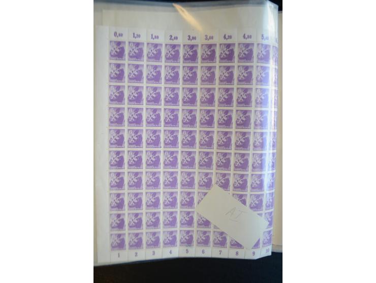 1945, umfangreicher Bogen-Posten mit ca. 650 Stück in unterschiedlichen Mengen von ca. 60 bis 140 Stück, dabei verschiedene P