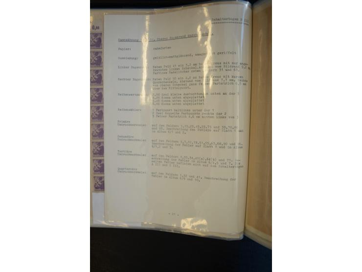 1945, umfangreicher Bogen-Posten mit ca. 650 Stück in unterschiedlichen Mengen von ca. 60 bis 140 Stück, dabei verschiedene P